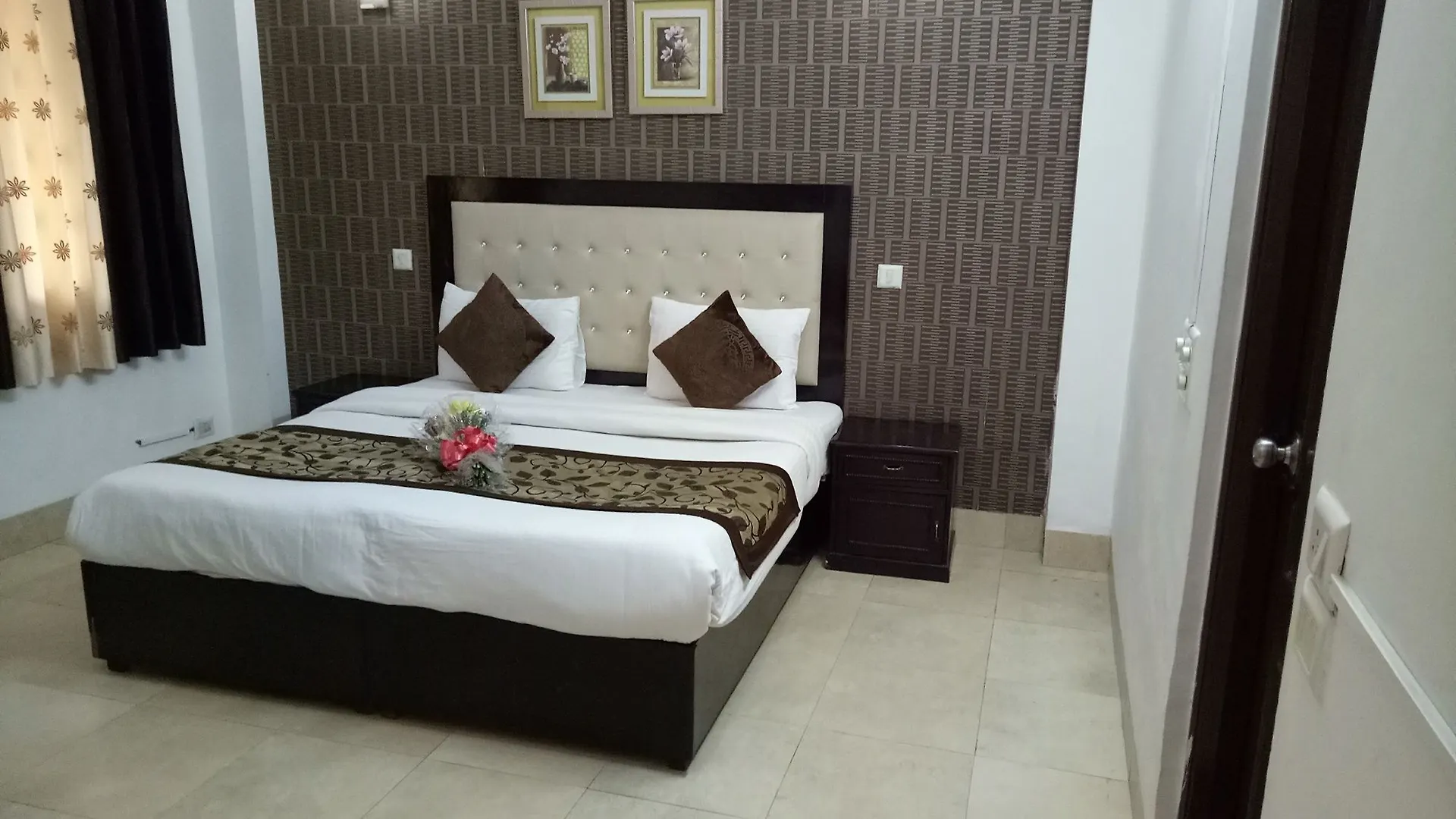 Olive Service Apartments Dlf Galleria Gurgaon 0*,
